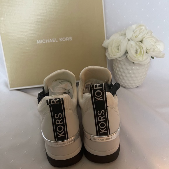 New Michael Kors Willis Stretch Knit Trainer - Picture 3 of 7